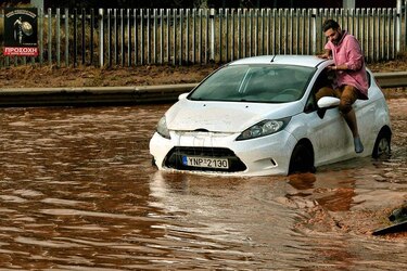 Ascienden a 19 los muertos por inundaciones en Grecia