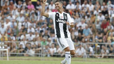 Cristiano Ronaldo firma en amistoso su estreno goleador con la Juventus