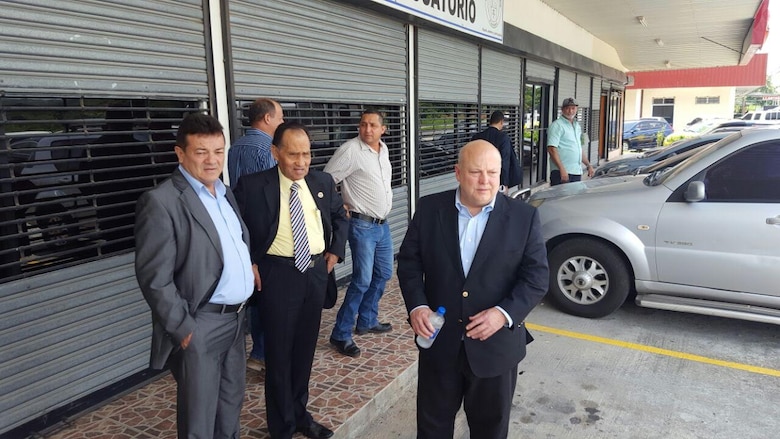 Tribunal superior de apelaciones mantiene medida de impedimento de salida del país a Richard Fifer