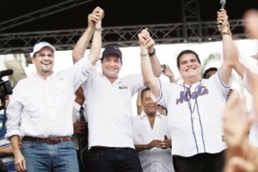 Ferrufino justifica salida; Sergio Gálvez no le cree