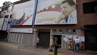 Venezolanos eligen a alcaldes en  un clima de escepticismo