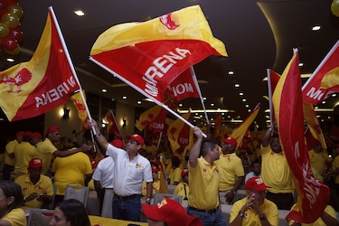 Pelea de ‘gallos’ en el Molirena: crecen las pugnas internas por el control del partido