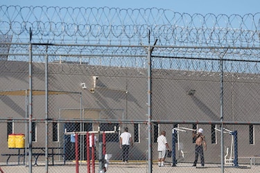 Qué significa que el gobierno de México se sume a la demanda contra ICE por muertes en un centro de detención de EU