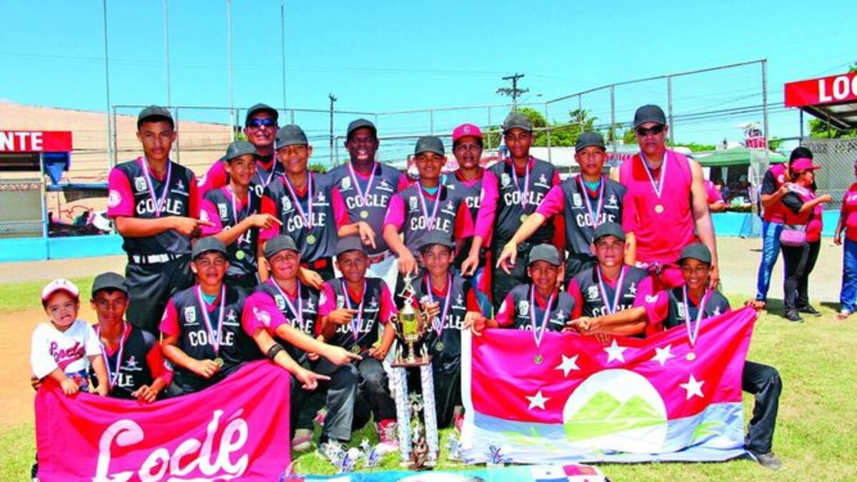 Los coclesanos vuelven a dominar la categoría infantil, ayer vencieron en la final a los santeños.