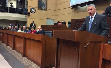 Alfredo Martiz comparece ante el pleno de la Asamblea para explicar fraude en la CSS