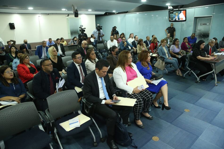 Más agrupaciones rechazan el proyecto que deroga la ley de Transparencia 