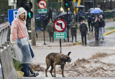Videos: Emergencia en Chile: cuatro millones de personas se quedan sin agua por desbordamiento de río