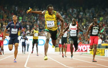 Usain Bolt se hace infinito tras triplete en el Mundial de Atletismo