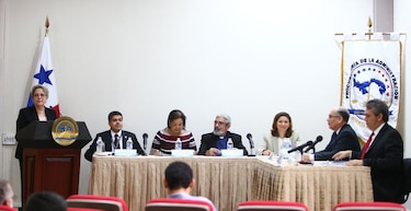 Comisión del Pacto por la Justicia reanuda entrevistas a aspirantes a magistrados de la CSJ