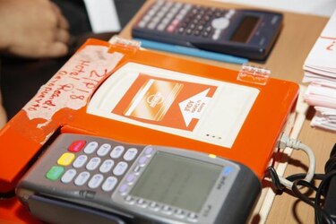Activarán tarjeta para uso de bus y metro a estudiantes