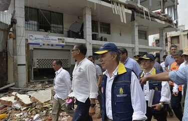 Colombia entrega ayuda a Ecuador tras sismo que deja más de 600 muertos