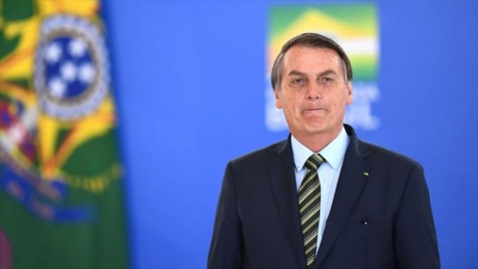 Bolsonaro insta a empresarios a no anunciar en dos medios brasileños