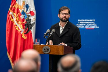 Gabriel Boric denuncia amenazas de la ultraderecha contra él y su familia