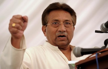 Musharraf sufre problemas cardíacos y vuelve a suspenderse juicio