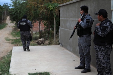 Detienen al principal sospechoso del asesinato de policías y civil en Bolivia