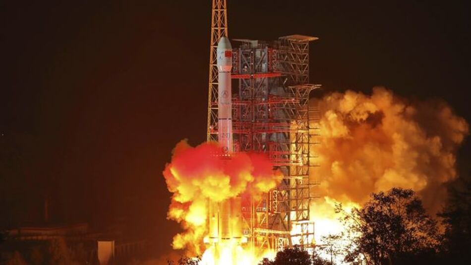 China envía sonda Chang’e 4 a cara oculta de la Luna
