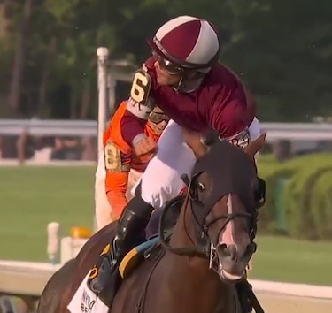 El jinete panameño Luis Sáez triunfa en el Belmont Stakes 2024 montando a ‘Dornoch’