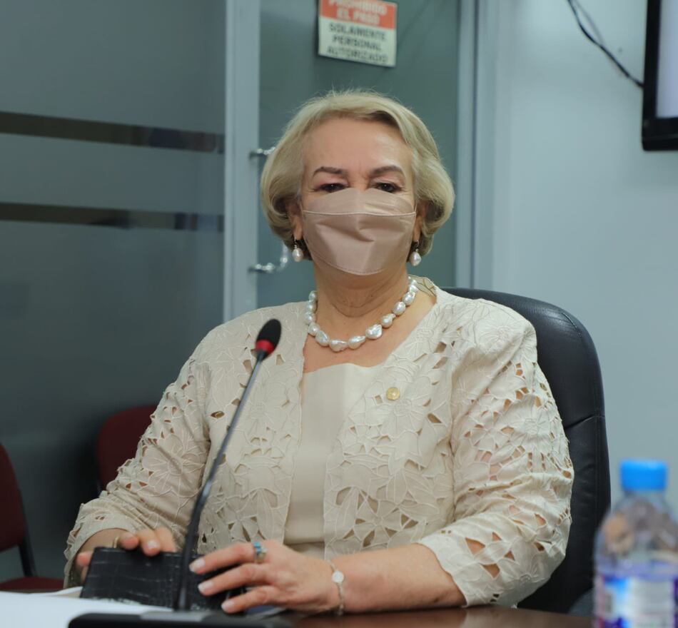 Unachi pide 9.4 millones de dólares para igualar salarios con la Universidad de Panamá