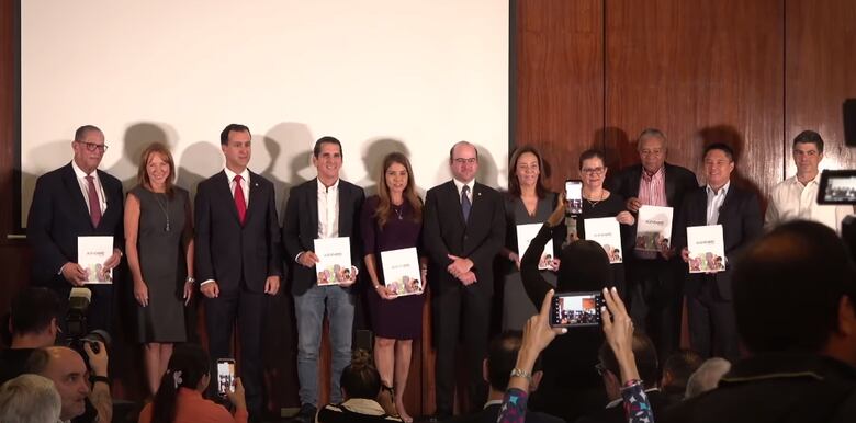 Cámara de Comercio entrega la ‘Agenda País 2024–2029′ a los aspirantes a la Presidencia