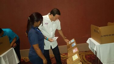 Convencionales empiezan a votar en proceso interno de Cambio Democrático