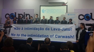 Los fiscales brasileños de Lava Jato ganan el Premio contra la Corrupción