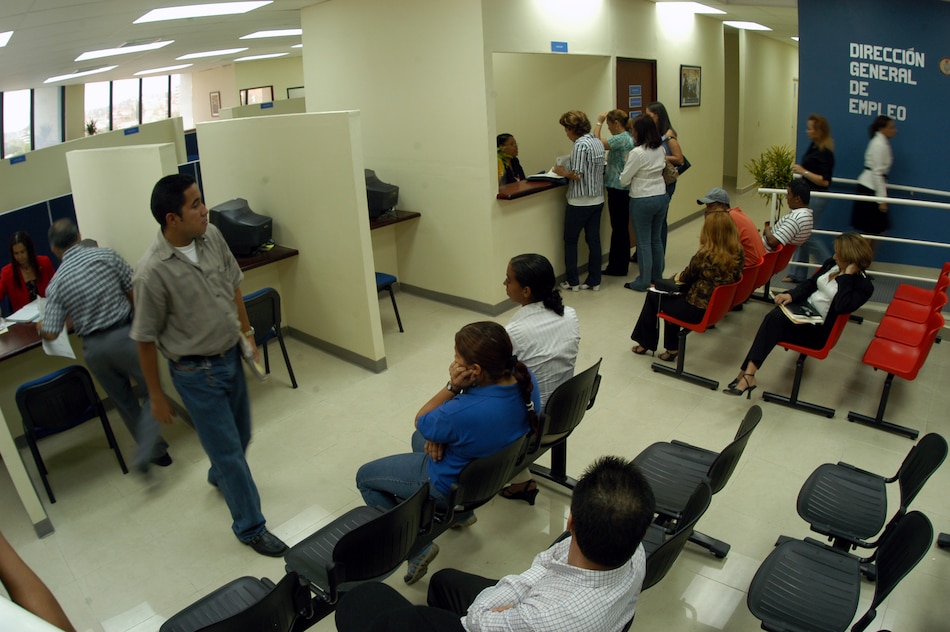 Mitradel suspende expedición de carnet de trabajo hasta el 2 de abril