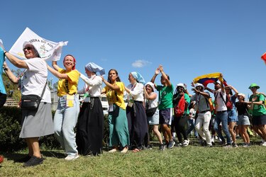 La JMJ anima a los jóvenes a ‘ponerse en marcha’ en su apertura en Lisboa