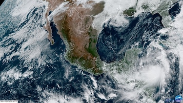 Caribe mexicano, en alerta por acercamiento de tormenta tropical Zeta