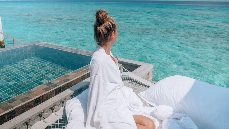 Por qué Costa Rica se convirtió en la nación con el mayor aumento de millonarios extranjeros en América Latina y qué efectos provoca en el país