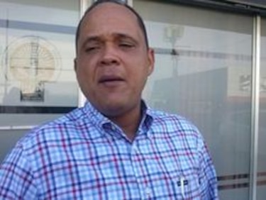 Políticos y dirigentes magisteriales acuden a la Fiscalía Auxiliar