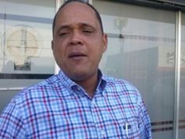 Políticos y dirigentes magisteriales acuden a la Fiscalía Auxiliar