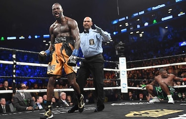 Ortiz sucumbe ante Wilder por el título de los pesos pesados