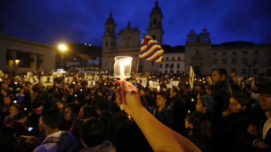 Miles protestan en Colombia contra asesinato de activistas