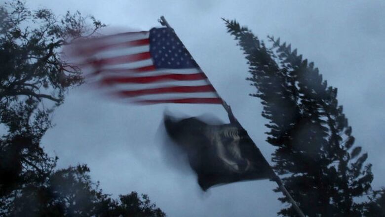 Huracán Matthew azota a Florida tras dejar 478 muertos en Haití