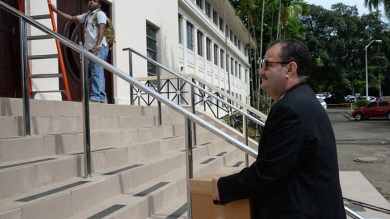 Magistrado juez y forenses acudieron al hospital para conocer el estado de Martinelli