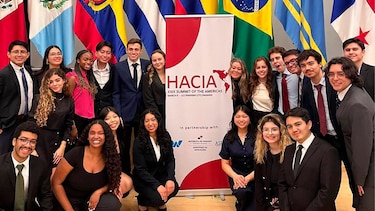 Estudiantes de 12 países debaten en Panamá, en Hacia Democracy