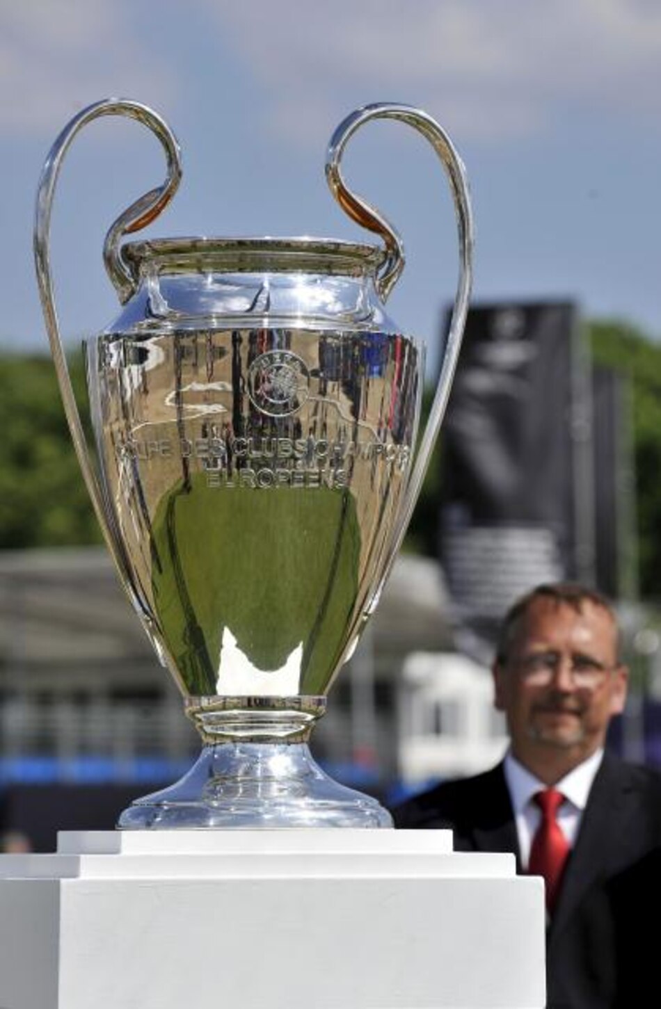 ‘La Orejona’, trofeo de la Champions League, estará cuatro días en México