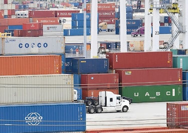  Moody’s rebaja  perspectiva a banca mundial