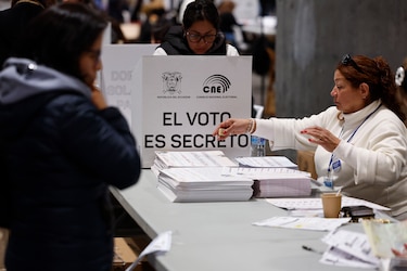 Se inicia la votación en la jornada de elecciones generales de Ecuador