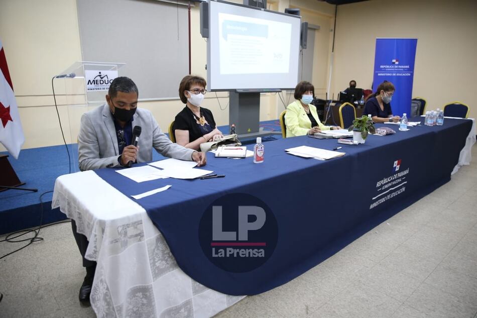 El 55% del personal educativo que participará en el retorno gradual a clases ya está vacunado