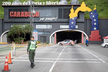 María Corina Machado sortea cierre de vías para asistir a un acto de campaña en Venezuela
