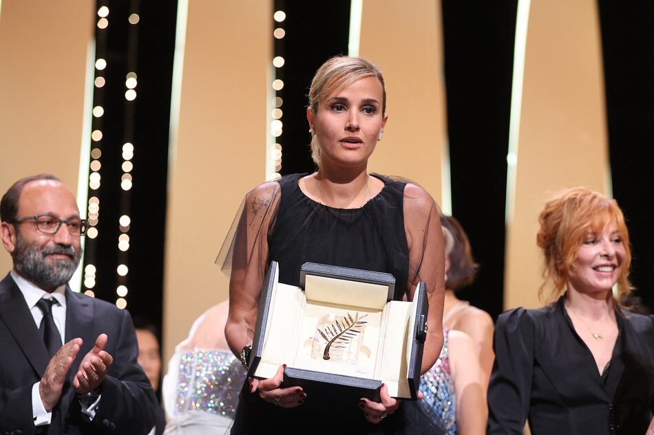 Cannes corona a la francesa Julia Ducournau, la segunda directora en alzarse con la Palma de Oro
