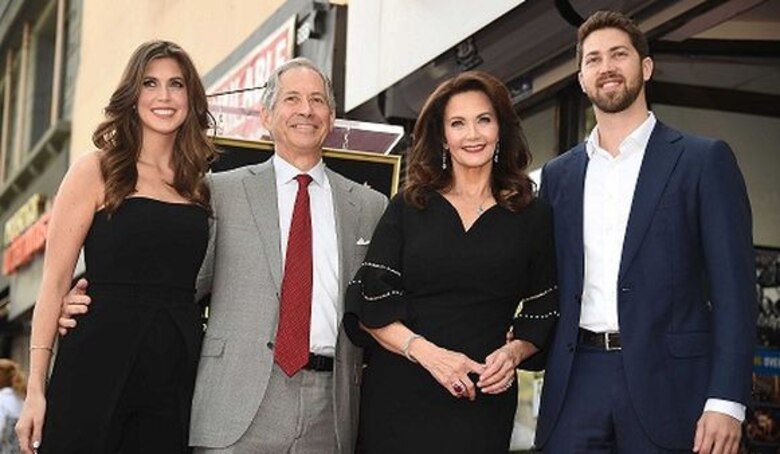 Lynda Carter, la Mujer Maravilla de los 70, recibe estrella en Hollywood