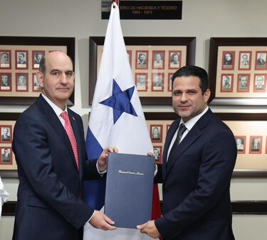 Ministro de Economía oficializa entrada de José Antonio Ruiz Blanco en la gerencia de Tocumen