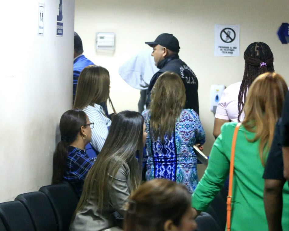 Tribunal mantiene detención provisional de Bernardo Meneses por presunto enriquecimiento injustificado