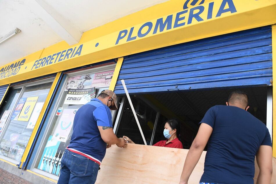 Improvisación en la reapertura de comercios