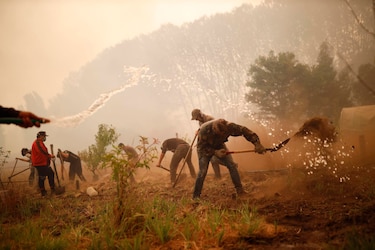 Dolor y rabia entre los cientos de evacuados por graves incendios en Chile