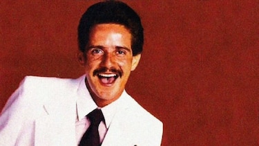 Víctor Manuelle se une gracias a la tecnología al icónico Frankie Ruiz en ‘Otra noche más’