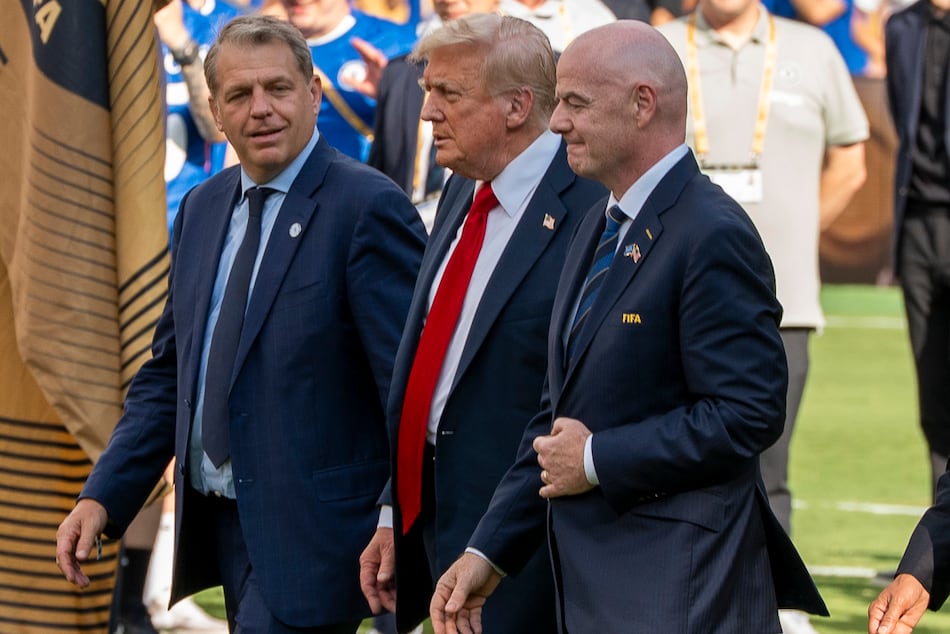 Donald Trump entrega al Chelsea el trofeo del Mundial de Clubes