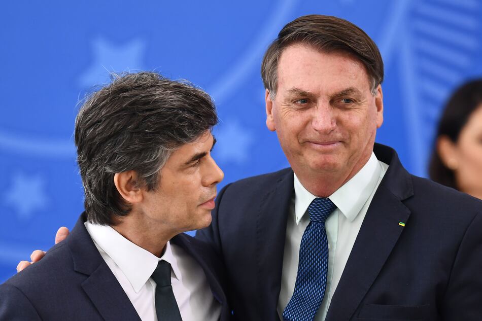 Ministro de Salud de Brasil renuncia por ‘incompatibilidades’ con Bolsonaro